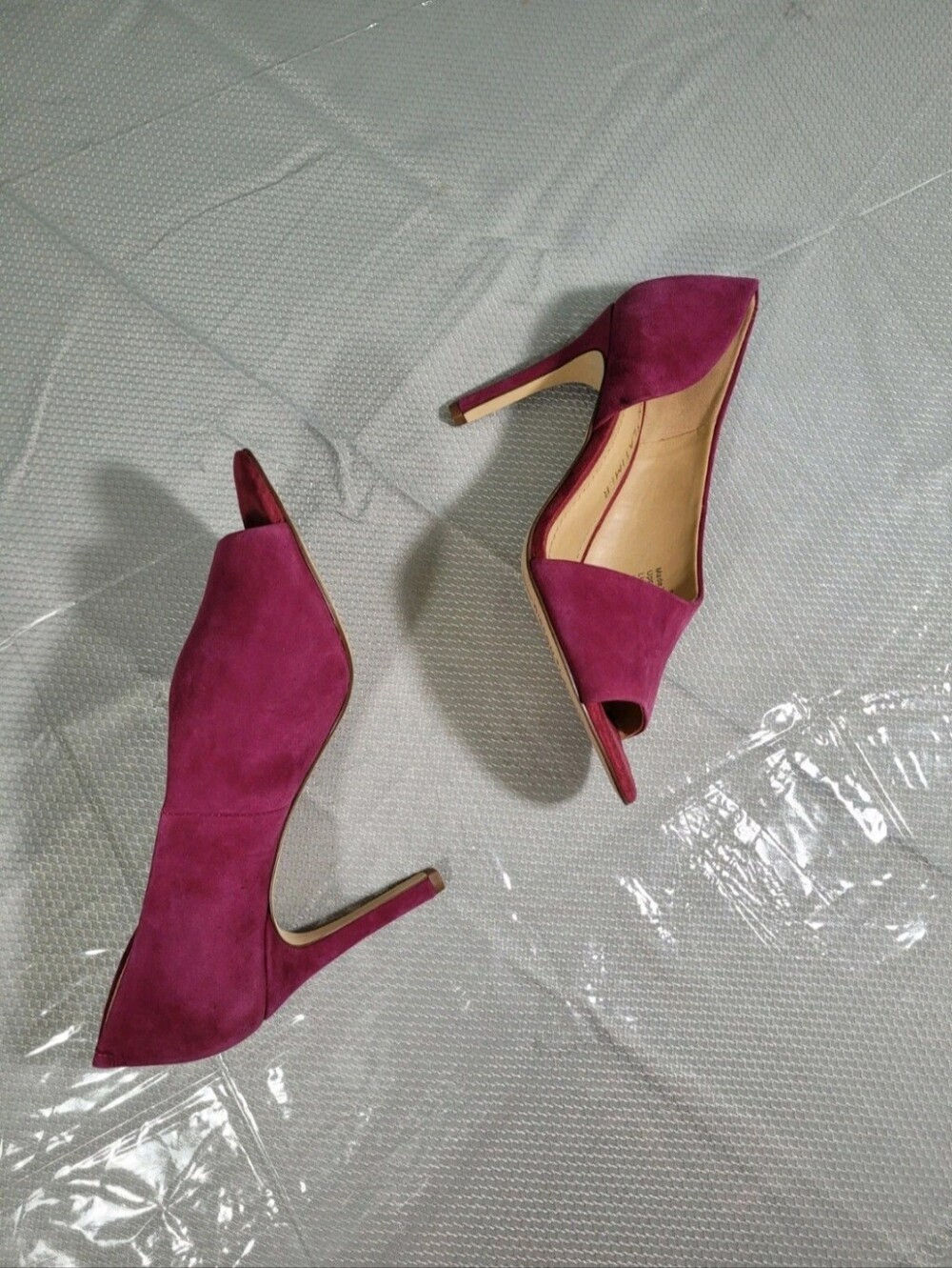 Gibson Latimer Women's Size 6 Magenta Suede Side Cut Out Peep Toe Pump Heel 220 - Picture 5 of 11